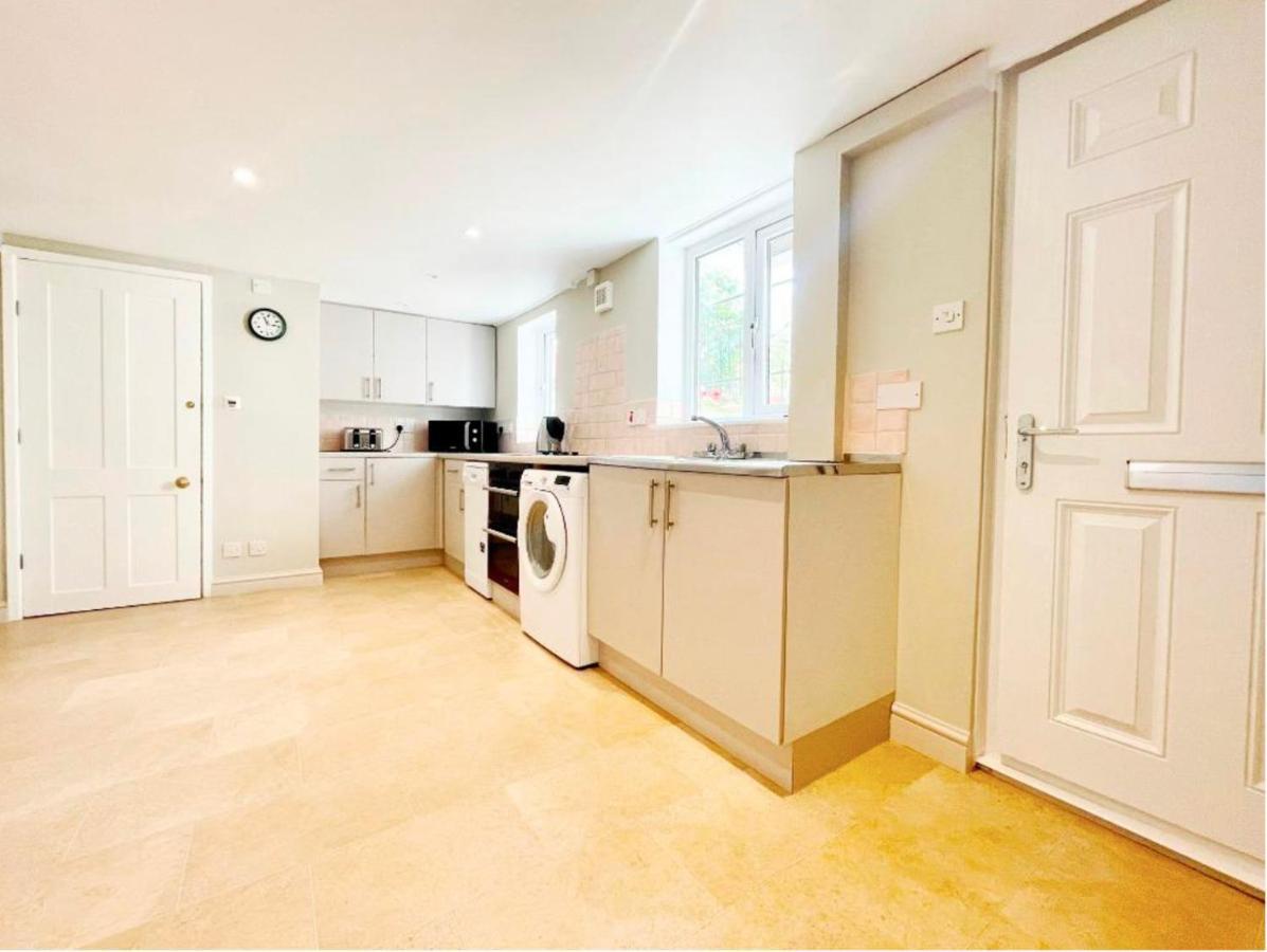 Cheltenham Central Apartment, Parking, Close Bars & Restaurants Bagian luar foto